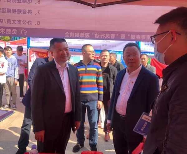 广东省揭阳市揭东区锡场镇华清村企业主任是谁
